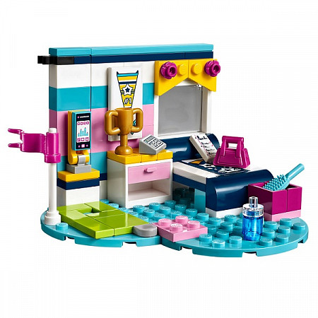На картинке изображен Конструктор LEGO Friends Комната Стефани 41328 Конструктор LEGO Friends Комната Стефани 41328