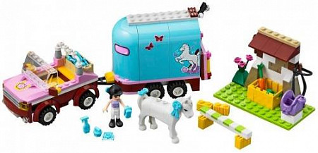 На картинке изображен Конструктор Bela 10161 Эмма и трейлер для её лошадки Конструктор Bela 10161 Эмма и трейлер для её лошадки