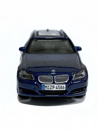 На картинке изображен Машинка Bburago 1:43 BMW 3 Series Touring (18-30000/18-30220) blue Машинка Bburago 1:43 BMW 3 Series Touring (18-30000/18-30220) blue