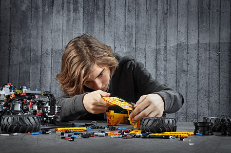 Конструктор LEGO Technic Экстремальный внедорожник 42099