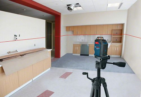 На картинке изображен Нивелир лазерный Bosch GLL 2-20 линейный + BM3 0 601 063 J00 Нивелир лазерный Bosch GLL 2-20 линейный + BM3 0 601 063 J00