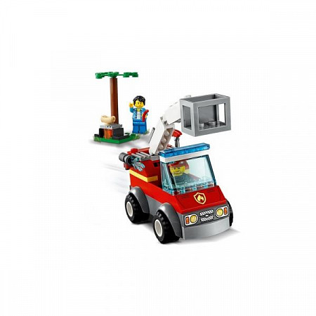 На картинке изображен Конструктор LEGO City Пожар на пикнике 60212 Конструктор LEGO City Пожар на пикнике 60212