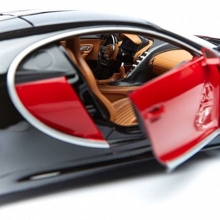 Модель автомобиля Bburago 1:18 Bugatti Chiron (18-11040) в асс.