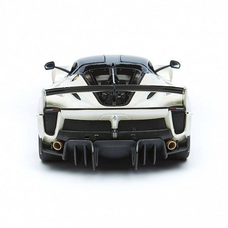 Коллекционная машина Bburago 1:18 Ferrari FXX-K Evo (18-16012) silver