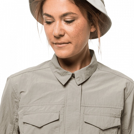 На картинке изображен Куртка летняя женская Jack Wolfskin Lakeside Fieldjacket W dusty grey Куртка летняя женская Jack Wolfskin Lakeside Fieldjacket W dusty grey