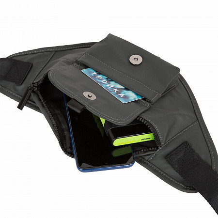 На картинке изображен Сумка на пояс Polar 18252 black Сумка на пояс Polar 18252 black