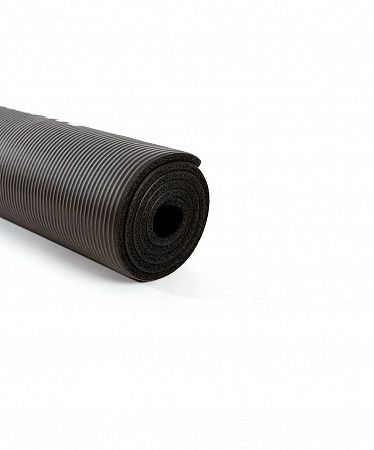 На картинке изображен Коврик для йоги и фитнеса Starfit Core FM-301 NBR (183x58х1,0 см) black Коврик для йоги и фитнеса Starfit Core FM-301 NBR (183x58х1,0 см) black