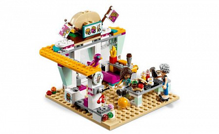 На картинке изображен Конструктор LEGO Friends Передвижной ресторан 41349 Конструктор LEGO Friends Передвижной ресторан 41349