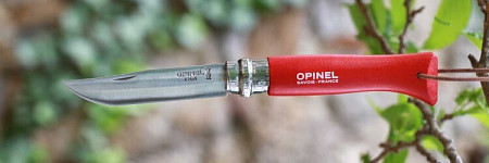 На картинке изображен Нож Opinel №8 Trekking 1705 red Нож Opinel №8 Trekking 1705 red
