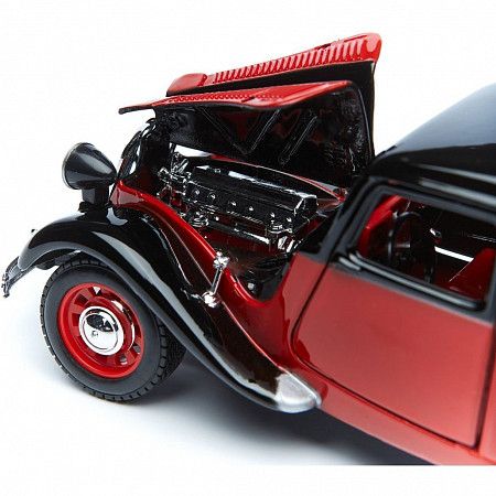 На картинке изображен Коллекционная машина Bburago 1:24 Citroen 15 CV TA 1938 (18-22017) red/black Коллекционная машина Bburago 1:24 Citroen 15 CV TA 1938 (18-22017) red/black