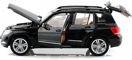 Масштабная модель автомобиля Maisto 1:18 Мерседес Бенц GLK (36200) black