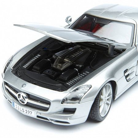 Машинка Maisto 1:18 Mercedes-Benz SLS AMG (31389) silver