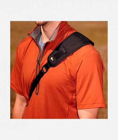 На картинке изображен Наплечный ремень для фотоаппарата Case Logic DCS101 Black (3201647) Наплечный ремень для фотоаппарата Case Logic DCS101 Black (3201647)