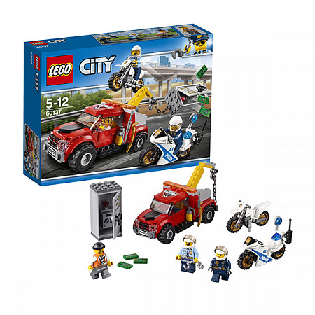 Конструктор LEGO City Побег на буксировщике 60137