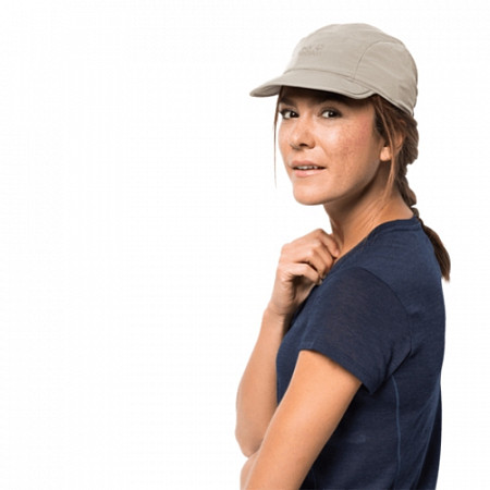 На картинке изображен Кепка мужская Jack Wolfskin Supplex Road Trip Cap light sand 1906781-5505561 Кепка мужская Jack Wolfskin Supplex Road Trip Cap light sand 1906781-5505561