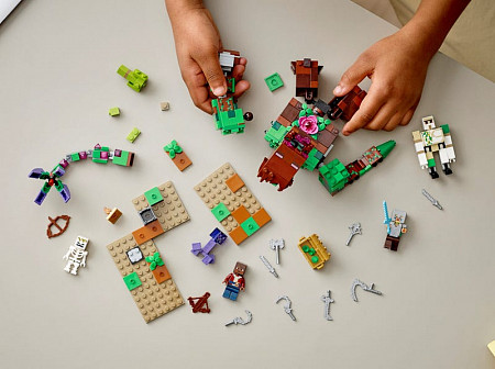 Конструктор LEGO Minecraft Мерзость из джунглей 21176