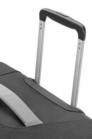 На картинке изображен Сумка на колёсах American Tourister Road Quest 55см 16G-29013 Black Сумка на колёсах American Tourister Road Quest 55см 16G-29013 Black