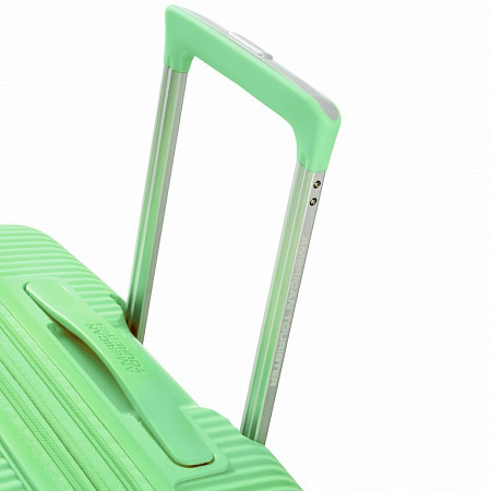 Чемодан малый American Tourister Soundbox 32G*44 001 spring green