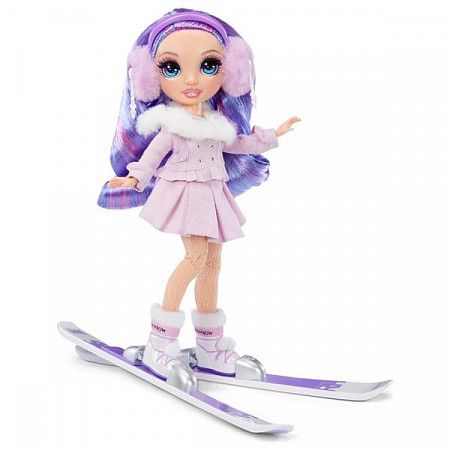 На картинке изображен Кукла Rainbow High "Вайолет Виллоу. Зимние каникулы" 574804EUC purple Кукла Rainbow High "Вайолет Виллоу. Зимние каникулы" 574804EUC purple