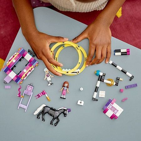 Конструктор LEGO Friends Волшебная акробатика 41686