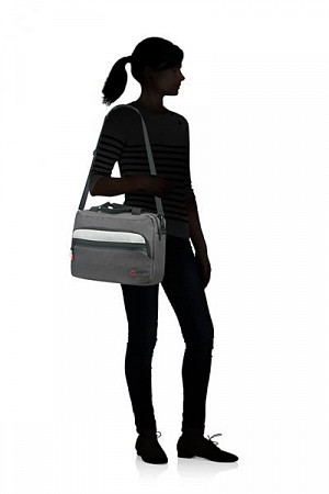 На картинке изображен Сумка-рюкзак American Tourister City Aim 79G-08005 Grey Сумка-рюкзак American Tourister City Aim 79G-08005 Grey