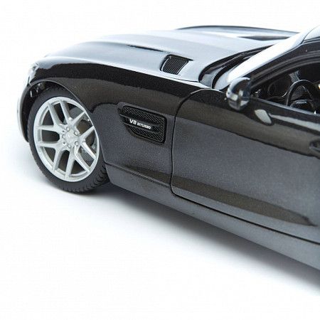 Машинка Maisto 1:18 Mercedes-AMG GT (31398) black