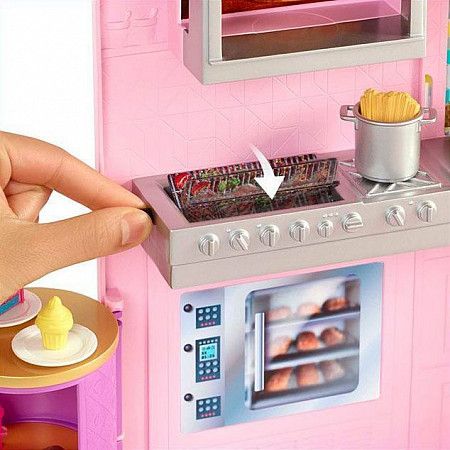 На картинке изображен Игровой набор Barbie Ресторан (GXY72) Игровой набор Barbie Ресторан (GXY72)