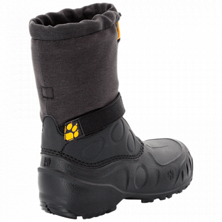 На картинке изображен Сапоги детские Jack Wolfskin Iceland High K black / burly yellow XT Сапоги детские Jack Wolfskin Iceland High K black / burly yellow XT