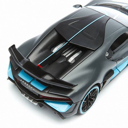 Масштабная модель автомобиля Maisto 1:24 Бугатти Диво 2018 (31526) black