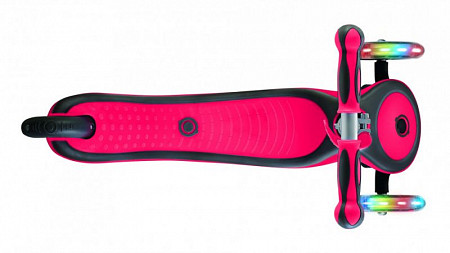 На картинке изображен Самокат Globber Primo Plus Lights 442-102-2 red Самокат Globber Primo Plus Lights 442-102-2 red