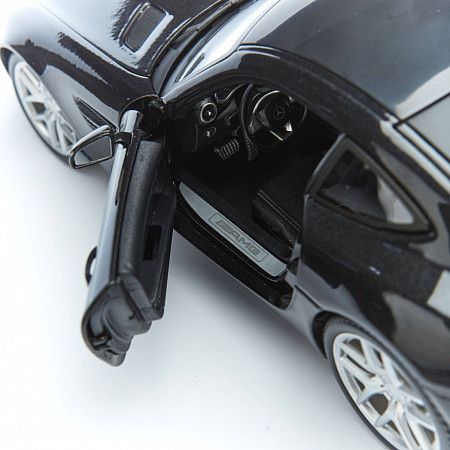 Машинка Maisto 1:18 Mercedes-AMG GT (31398) black