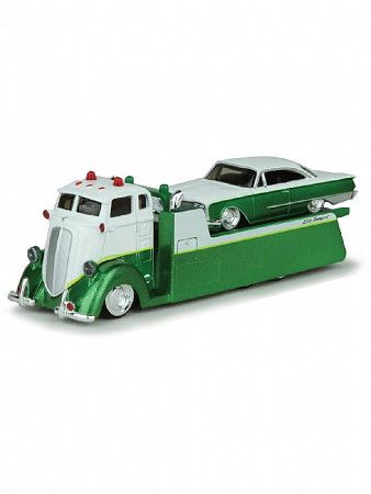 На картинке изображен Эвакуатор игрушечный и машинка Maisto COE Flatbed & 1960 Ford Starliner (15055) Эвакуатор игрушечный и машинка Maisto COE Flatbed & 1960 Ford Starliner (15055)