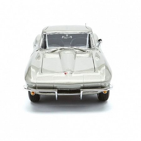 Машинка Maisto 1:18 1965 Chevrolet Corvette (31640) silver