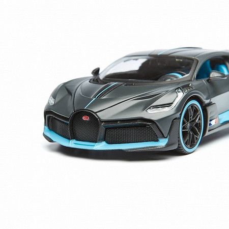Масштабная модель автомобиля Maisto 1:24 Бугатти Диво 2018 (31526) black