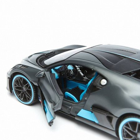 Масштабная модель автомобиля Maisto 1:24 Бугатти Диво 2018 (31526) black