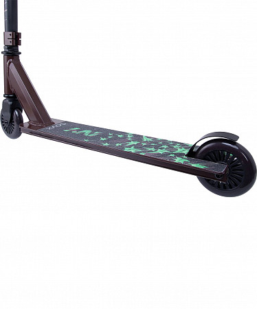 На картинке изображен Самокат трюковый XAOS Ivy brown Самокат трюковый XAOS Ivy brown