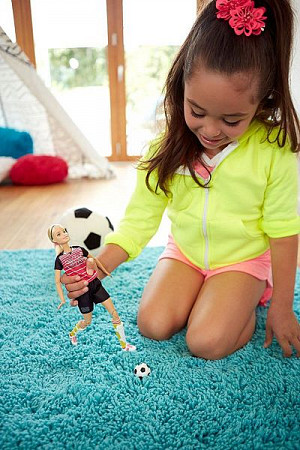 Кукла Barbie Made To Move Футболистка DVF68 DVF69	