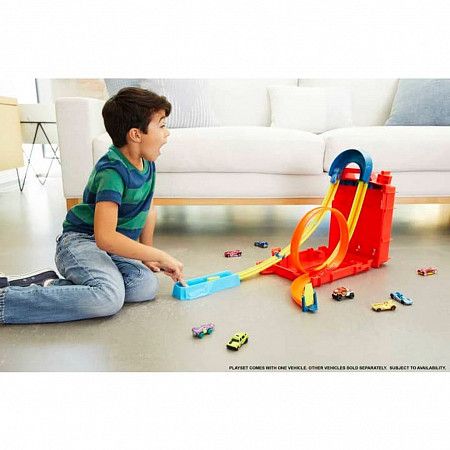 На картинке изображен Игровой набор Hot Wheels Track Builder (HDX78) Игровой набор Hot Wheels Track Builder (HDX78)