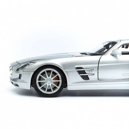 Машинка Maisto 1:18 Mercedes-Benz SLS AMG (31389) silver