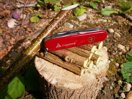 Нож перочинный Victorinox Camper Camping 91 мм 13 функций 1.3613.71