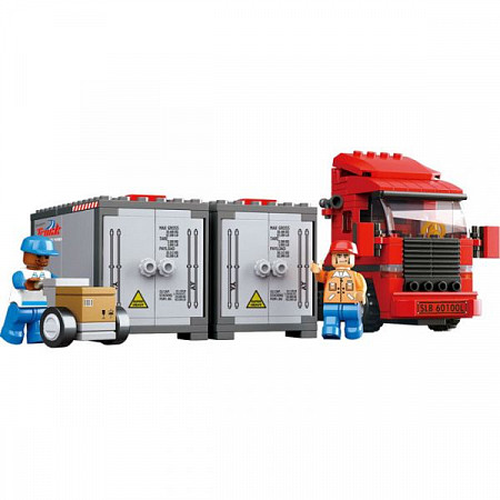 На картинке изображен Конструктор Sluban Город Большой красный грузовик M38-B0338 Конструктор Sluban Город Большой красный грузовик M38-B0338