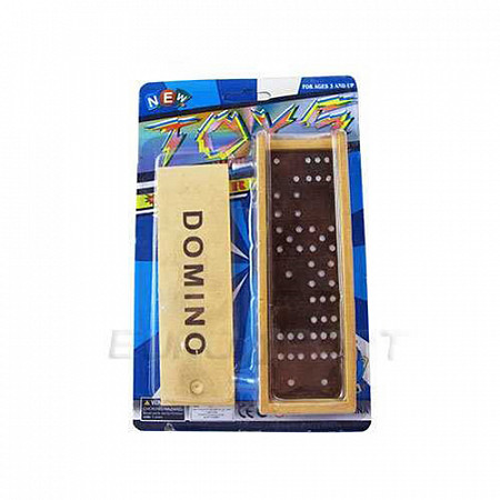 На картинке изображен Домино в деревянном футляре Домино в деревянном футляре