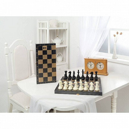 Шахматы гроссмейстерские пластмассовые с малой черной доской 058-12