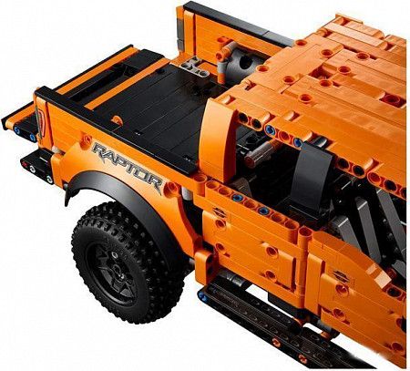 Конструктор LEGO TECHNIC Пикап F-150 Raptor 42126