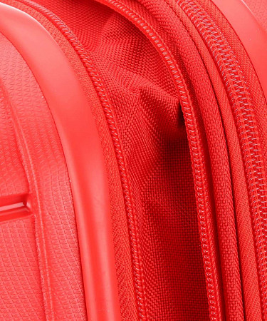 Чемодан средний American Tourister Sunside 67.5см 51G*00 002 red