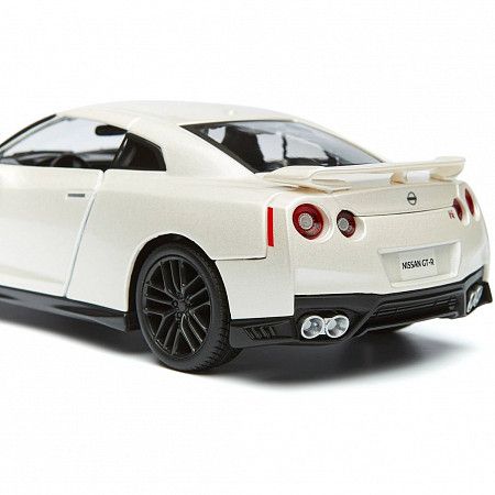 Машинка Bburago 1:24 Nissan GT-R (18-21082) white