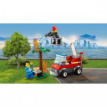 На картинке изображен Конструктор LEGO City Пожар на пикнике 60212 Конструктор LEGO City Пожар на пикнике 60212
