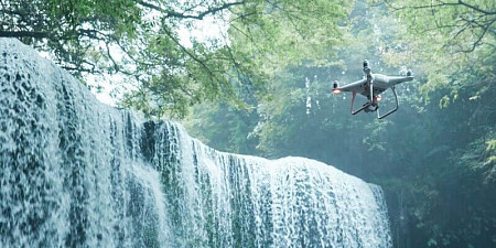 Квадрокоптер DJI PHANTOM 4 PRO