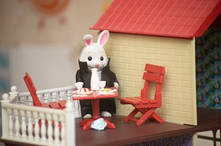 На картинке изображен Набор игровой Hyq "Домик" Happy Family 012-10 Набор игровой Hyq "Домик" Happy Family 012-10