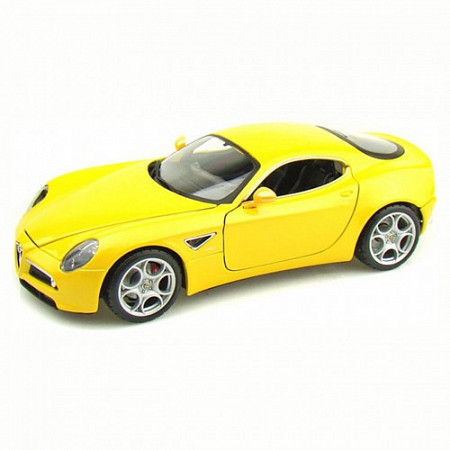 Модель автомобиля Bburago Diamond Alfa Romeo 8C Competizione 18-11021